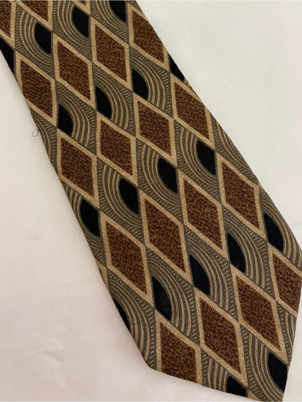 Mulberry Men’s Tie Brown Geometric Pattern 100% Silk  60” Long 4” Wide, Art Deco